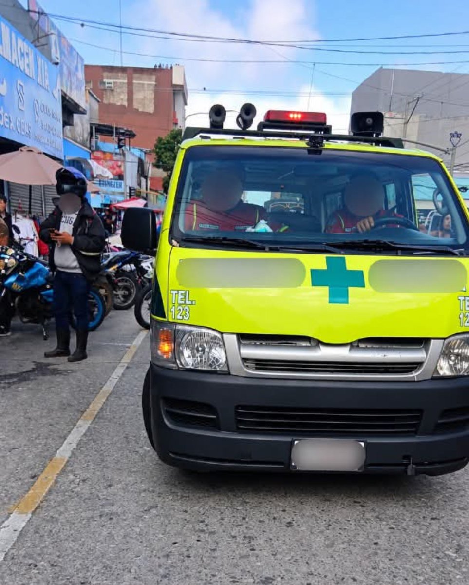 vichoguate's tweet photo. AHORA:

Disparos en 19 calle y 2da. Avenida zona 1.

Tres personas heridas dentro de un local, informa la PMT e indica que hay obstrucción parcial del paso vehícular. https://t.co/bDsFg7e5sq