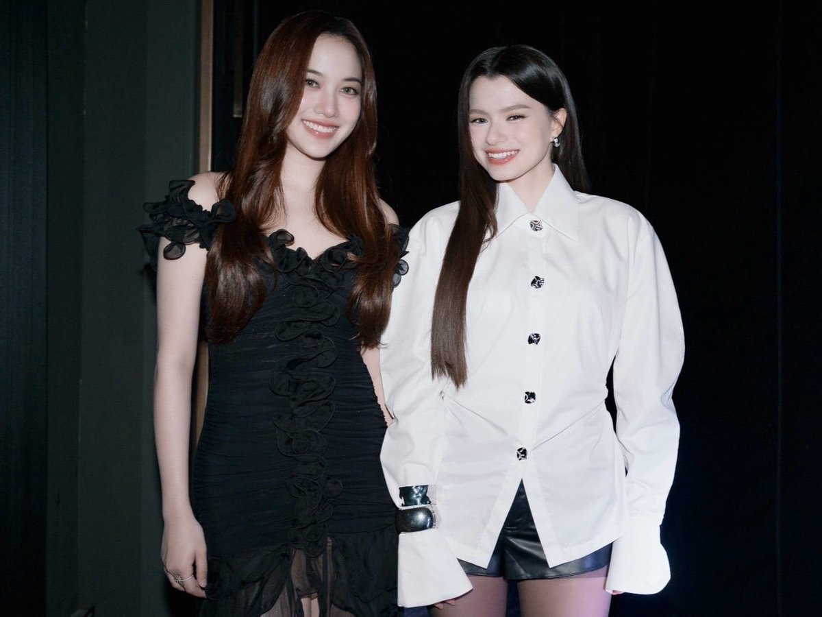 FBlowkey's tweet photo. i just know grab will probably use this picture to announce FB next appearance with them 🤣🤣 https://t.co/hILi7W8Nqj