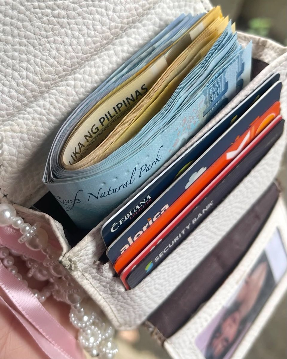 rvinjayx_'s tweet photo. ✨High paying WFH jobs for y'all✨￼ https://t.co/nVYdjtBoFA