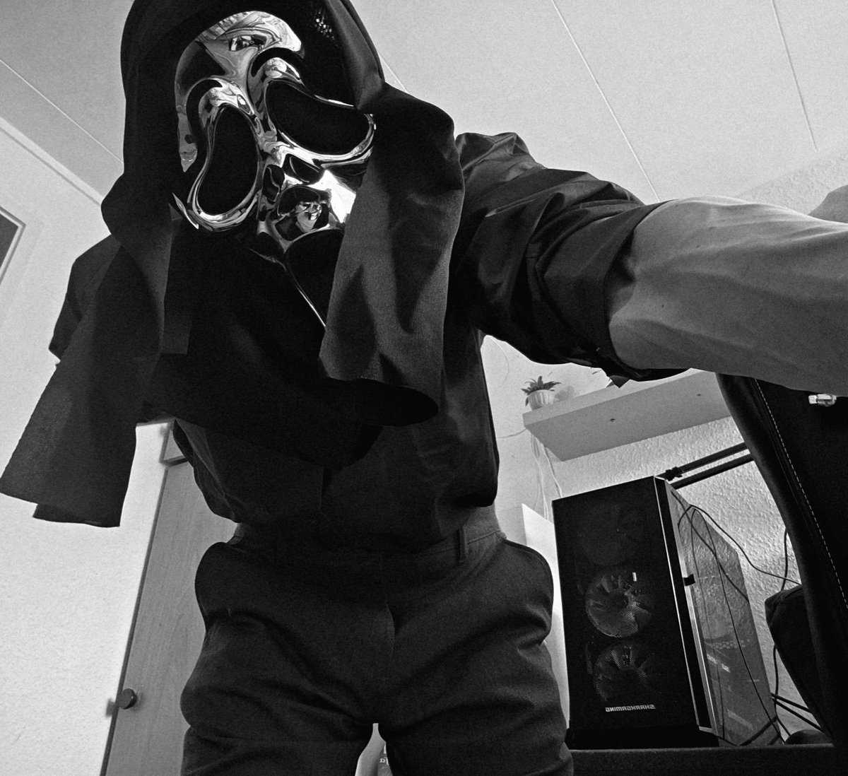 RyujiMinamotoVT's tweet photo. Spooktember day 25:

Ghostface need you, Even at your worst, even if it hurts ~ https://t.co/cNUFHBQFhu