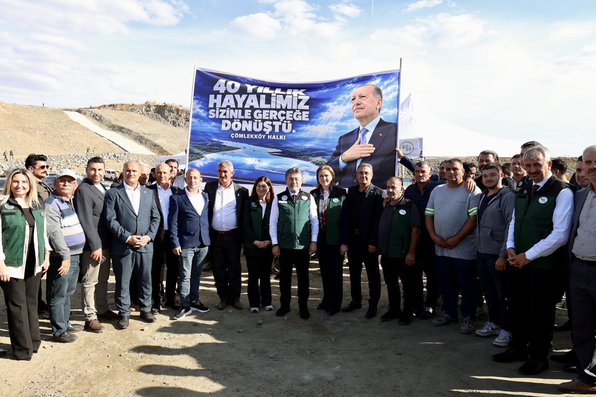ibrahimyumakli's tweet photo. 💧 Edirne’mizin tarımsal üretimine 4 Milyar Liralık dev mühür: Çömlekköy Barajı ve Sulaması. 

🏗️ Suyun akışına yön veren politikalarımızla, 1,3 Milyar TL maliyetli barajımız ve 2,7 Milyar TL  bedelli sulama projemizin inşası hızla sürüyor.

🎯 Hedefimiz 2028'de barajımızı tamamlayarak, devamında 56 bin 500 dekar araziyi can suyuyla buluşturmak.

🌾 Suyun bereketiyle üreten Edirne için durmadan, yorulmadan çalışmaya devam edeceğiz.
