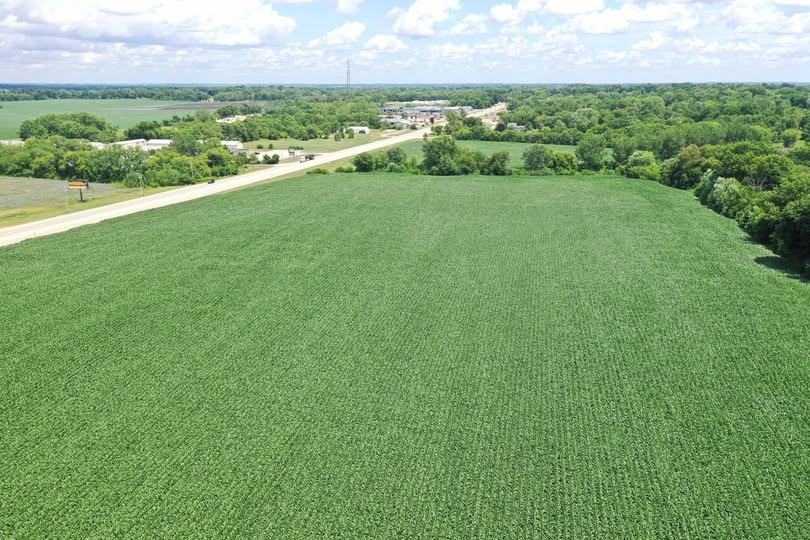 MGWLand's tweet photo. FEATURED FARM FRIDAY
The Rockford Farm, Winnebago County, Illinois
• Future development potential
• State Street & Meridian Road frontage
• U.S. Route 20 interchange in close proximity
• Minutes from downtown Rockford

View listing here: https://t.co/b8RhCt4jh8
For a detailed brochure: https://t.co/ryJS6avF5d
