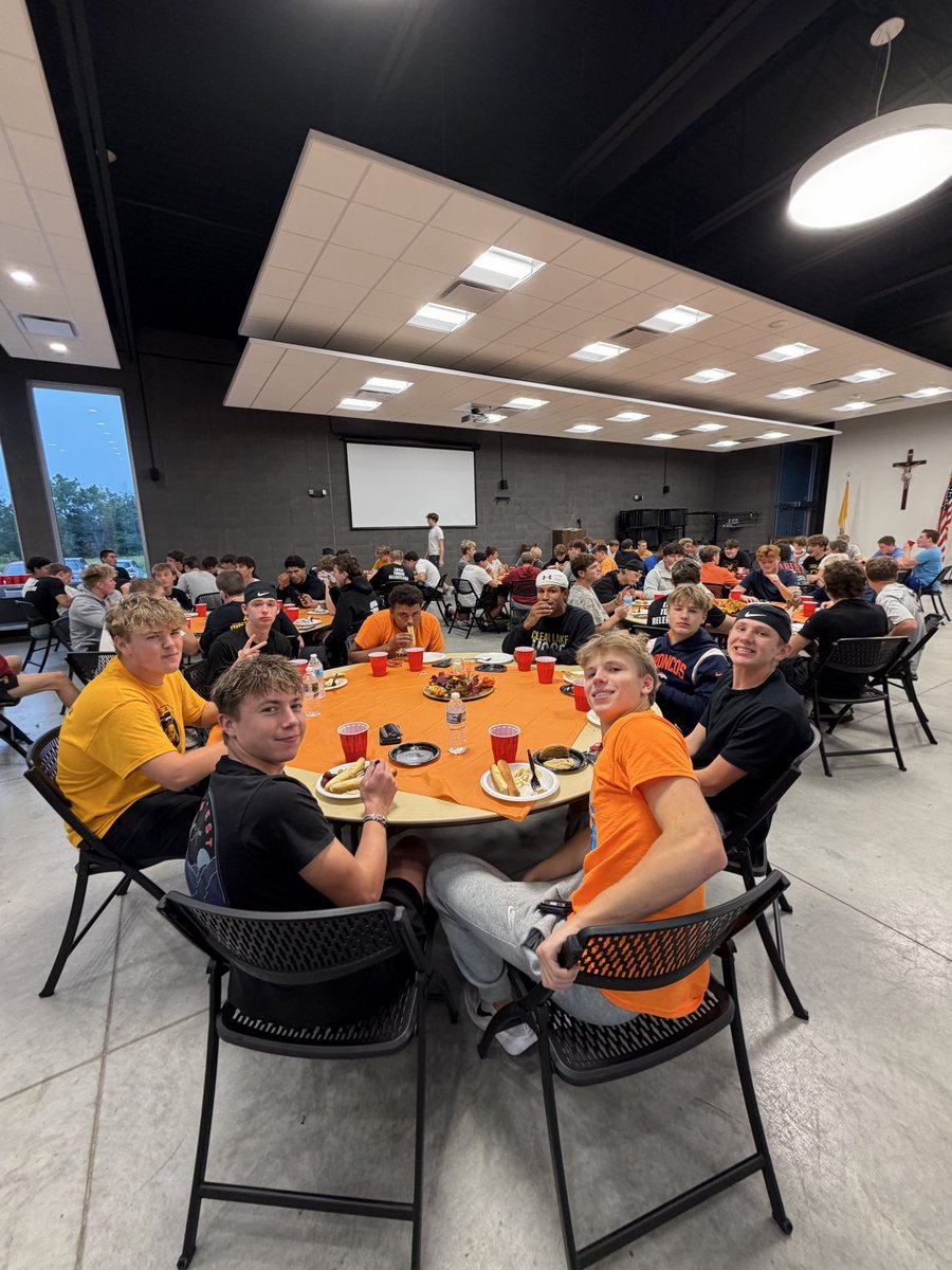 ClearLakeFB's tweet photo. 🍝🏈 Pasta night with our Lions! 🖤💛

A big THANK YOU to Saint Patrick’s Church for welcoming our team back and providing such a wonderful space to gather! And to our sophomore parents—thank you for providing a delicious meal and taking such great care of our boys!
#LIONS https://t.co/G5kSPeYKoc