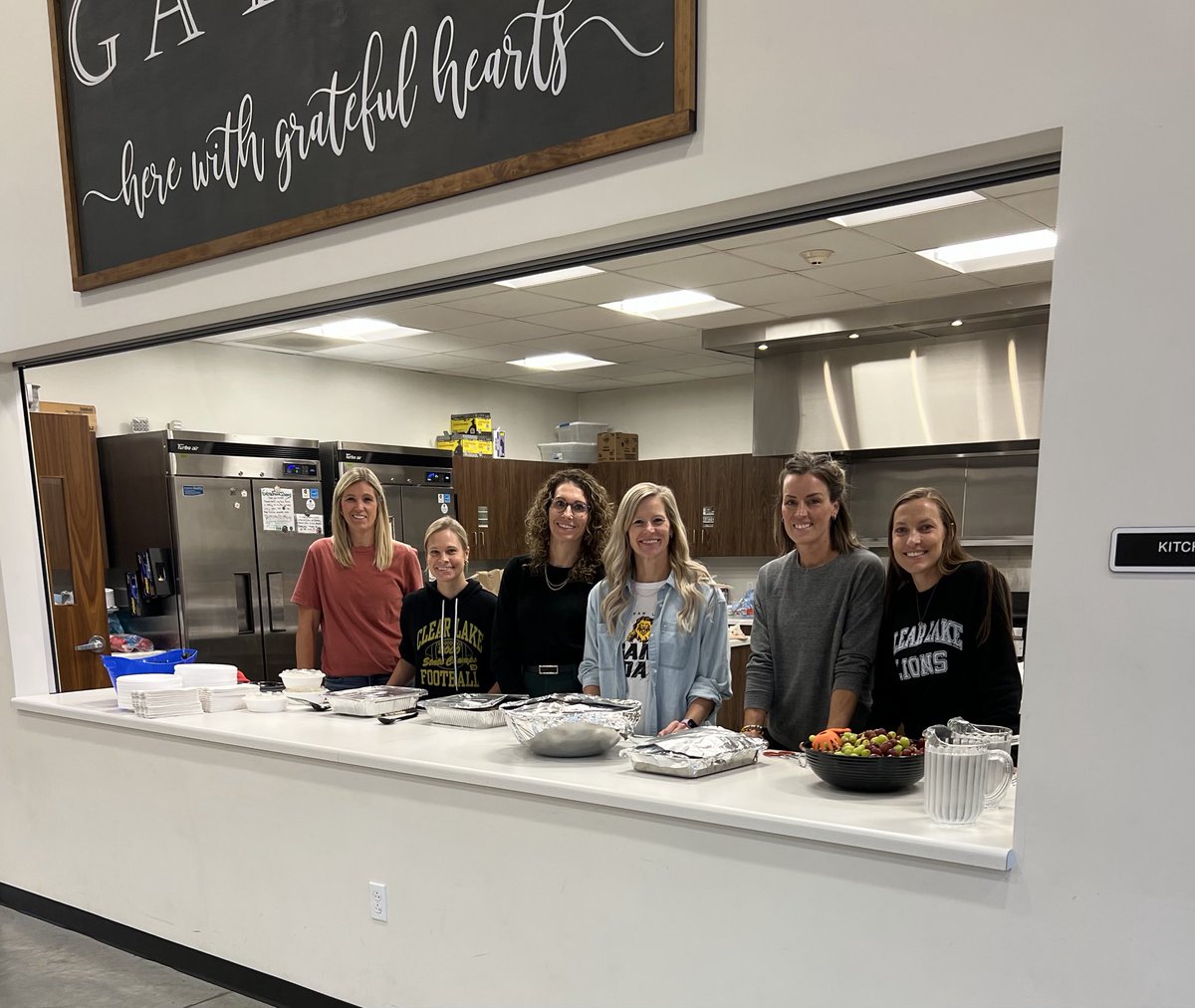 ClearLakeFB's tweet photo. 🍝🏈 Pasta night with our Lions! 🖤💛

A big THANK YOU to Saint Patrick’s Church for welcoming our team back and providing such a wonderful space to gather! And to our sophomore parents—thank you for providing a delicious meal and taking such great care of our boys!
#LIONS https://t.co/G5kSPeYKoc