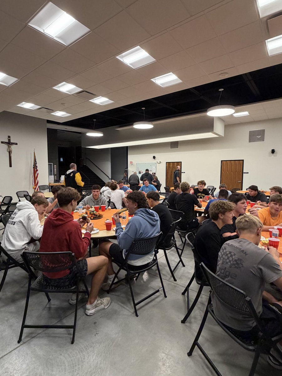 ClearLakeFB's tweet photo. 🍝🏈 Pasta night with our Lions! 🖤💛

A big THANK YOU to Saint Patrick’s Church for welcoming our team back and providing such a wonderful space to gather! And to our sophomore parents—thank you for providing a delicious meal and taking such great care of our boys!
#LIONS https://t.co/G5kSPeYKoc