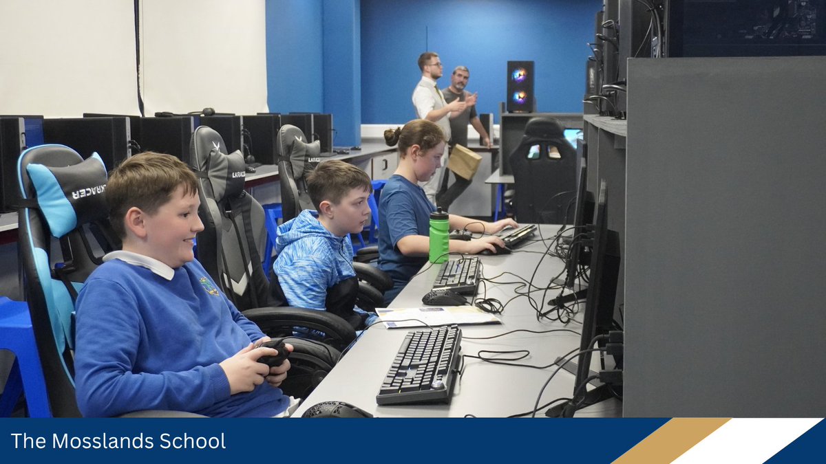 MosslandsSchool's tweet photo. To all our staff and pupils, Open Evening wouldn't be the success it is without your hard work and dedication. We are proud of every single one of you, and we couldn’t have asked for a better Open Evening! https://t.co/uuz4B8kAFF
