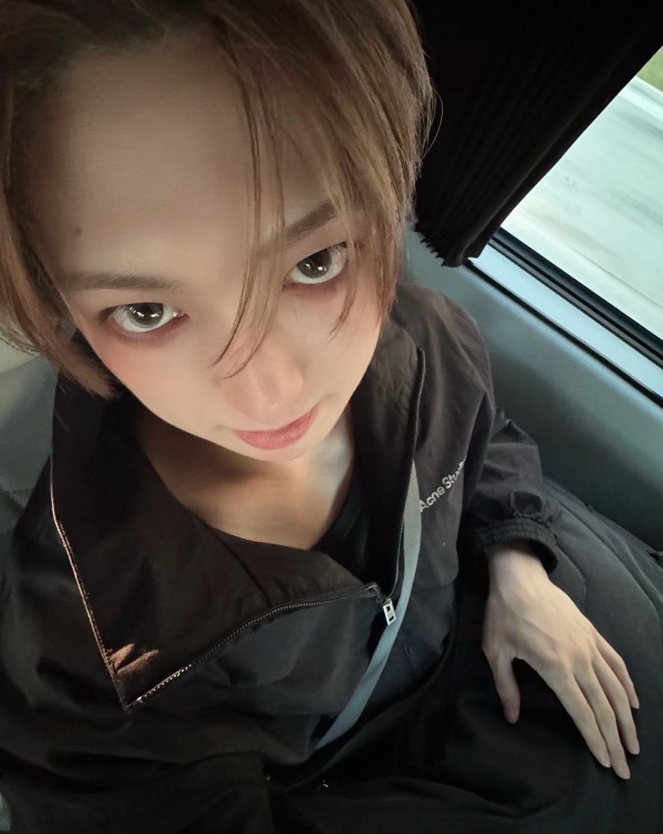 fumafigure's tweet photo. [something funny here] 😚✌️

#LUNÉSelcaDay #LUNÉJidoriDay #andTEAM_FUMA #98babies https://t.co/YofxapKB6O