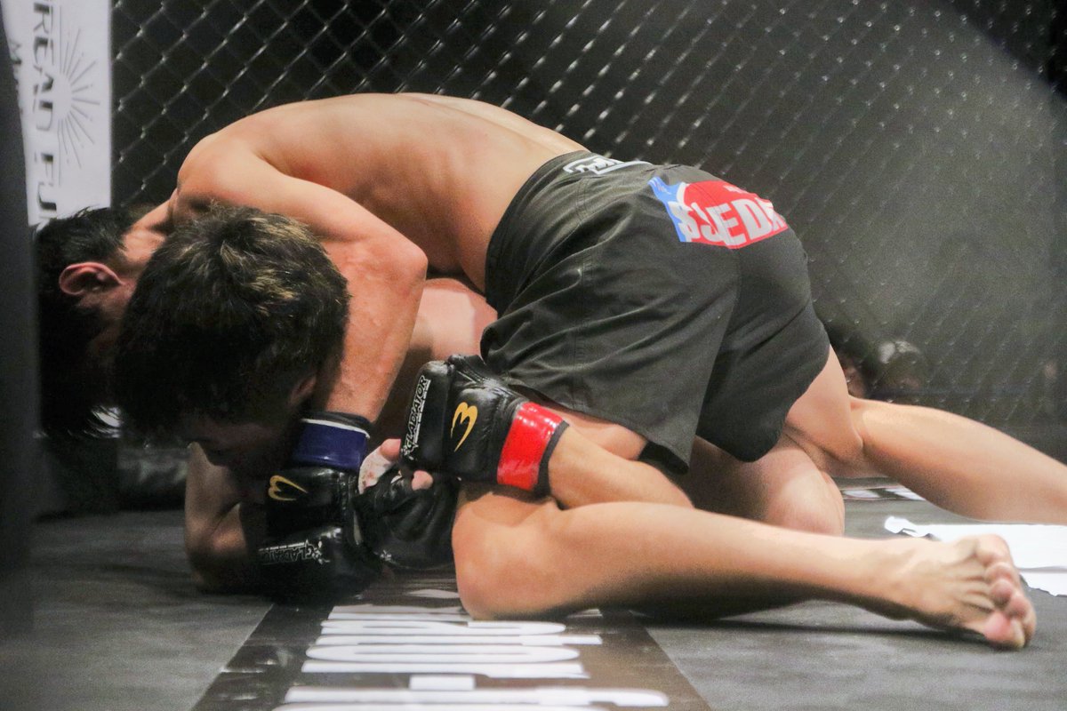nekoyabunraku's tweet photo. #GLADIATOR036 #GLADIATOR #MMA2019 GLADIATORストロー級5分3R 次期タイトル決定戦
諸井友祐(パラエストラ和泉)
クォン・ミンス(TEAMMAD) https://t.co/g2LKkJ7WrY