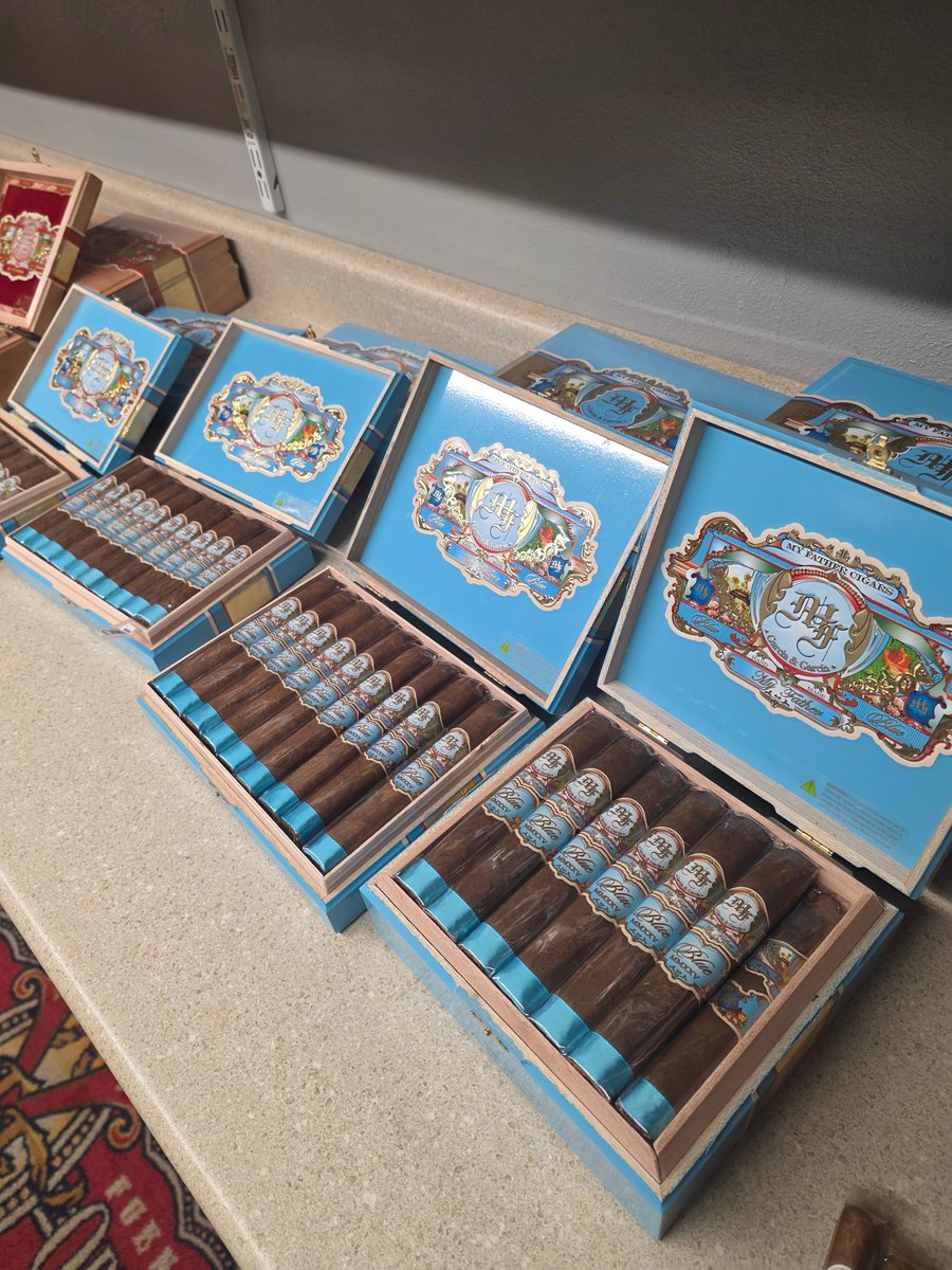 ButlerCigars's tweet photo. I think most of you know what's going on with these. First Come, First Serve! They do not stay on the counter longer than 2 weeks!
#MyFather
#MyFatherBlue
#butlerpa
#GetYours https://t.co/PxpYsWYnv8