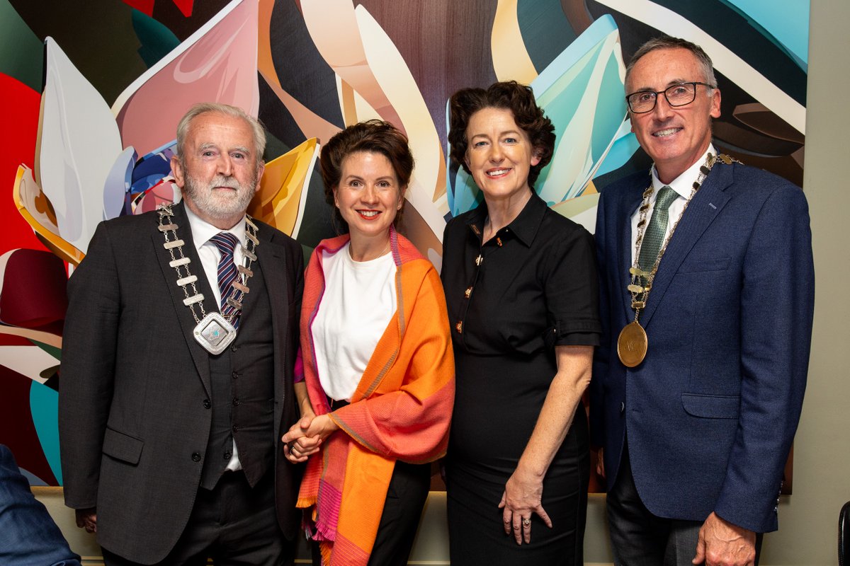 IrishRegions_EU's tweet photo. Following the @EU_CoR Bureau Meeting in Mullingar, CoR Conference of Presidents met with Minister John Cummins to discuss local democracy &amp; affordable housing. 

The visit included meetings in Custom House &amp; a tour of Leinster House.

Thanks to @AILGIRE for hosting 🇪🇺🇮🇪 https://t.co/IiPEabyaw3