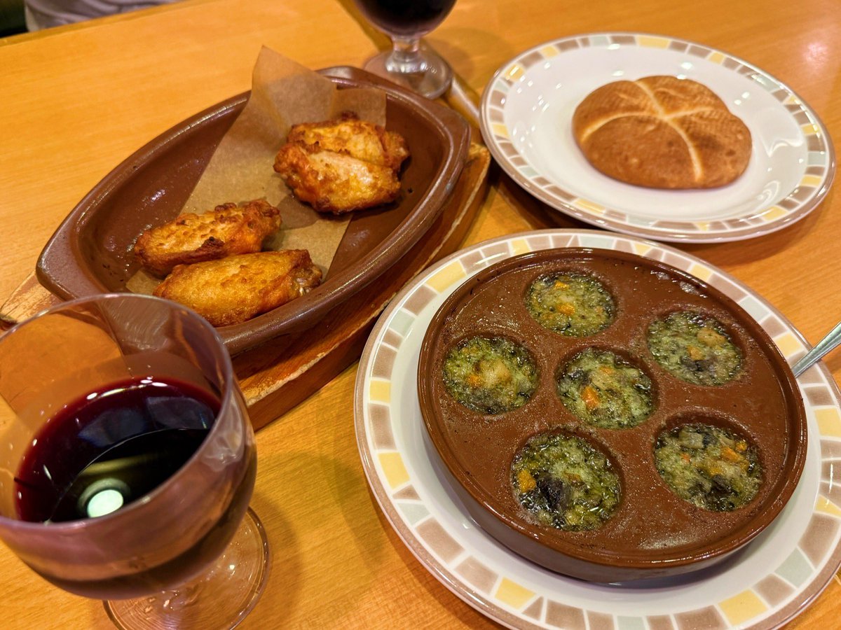 daco_mocha's tweet photo. 仕事帰りにクラフトビールフェス行っておでん屋さん行ってサイゼで締め🍺🍢🍷 https://t.co/PJJrQXS3wd