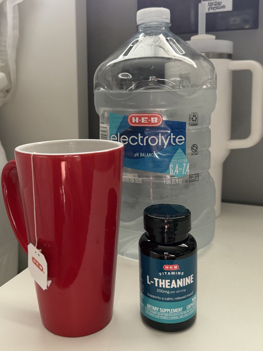 lyssashateblog's tweet photo. Ask me if I gaf #anxietywhere #calmbeforestorm #balance #nostoredoesmore https://t.co/zANXP6NHD0
