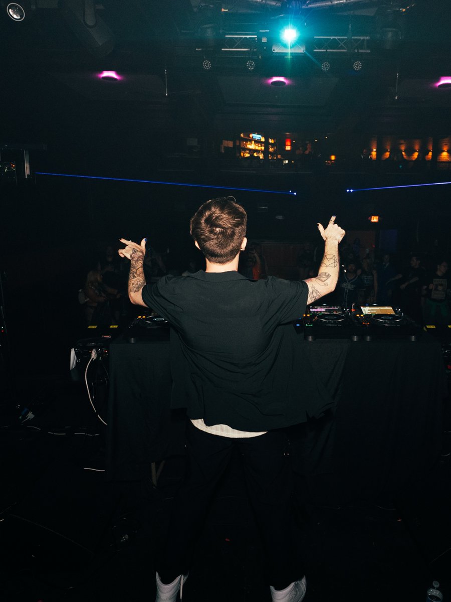 HarrisMarsnj's tweet photo. PORTLAND RECAP 2/2

How has it already been a week? Dropping the set on SoundCloud Monday so you can experience the chaos. Where should we take The Order next? Photo: @ethanmakowsky https://t.co/Jnq2RJnFUX