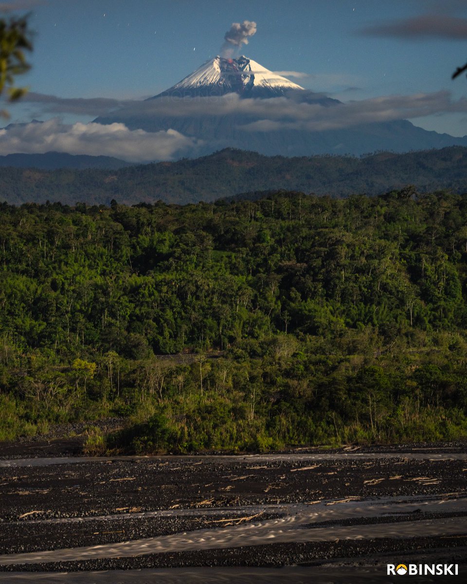Robinski__'s tweet photo. El humeante Sangay, Macas y su belleza salvaje. https://t.co/lg0Cfc3z5t