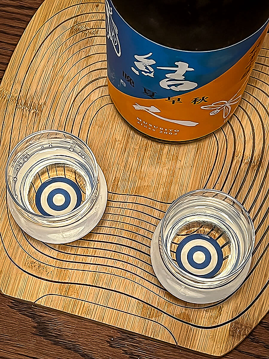 JapanReference's tweet photo. 🍂 Late summer in a glass: Musubito Banka Sōshū brings ripe apple, pineapple and melon, a silky texture and a long, clean finish. An excellent autumn sake. https://t.co/XeQUH1ibTN https://t.co/wRxY7B4XtU