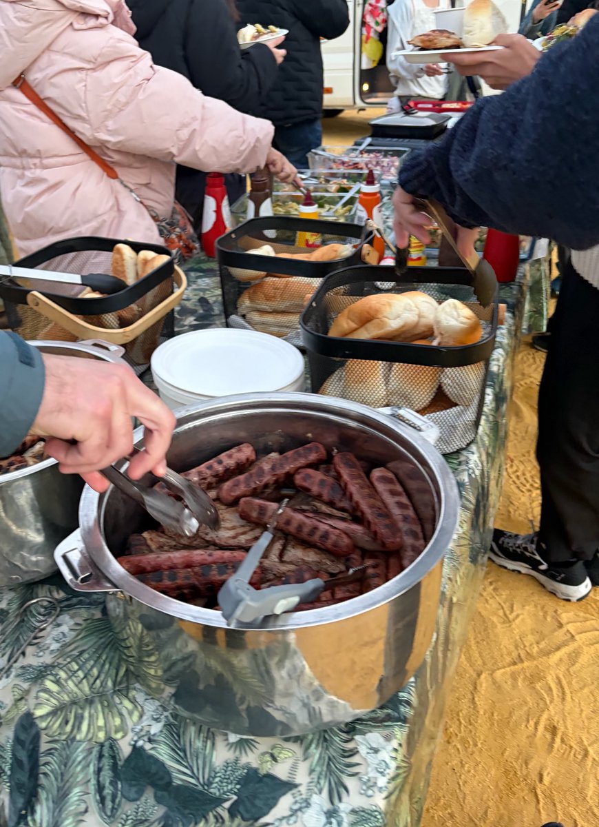 Hinachan_berry's tweet photo. ピナクルズBBQ🍖🔥
#Pinnacles #Perth #Australia https://t.co/Cmgpc5cxVf