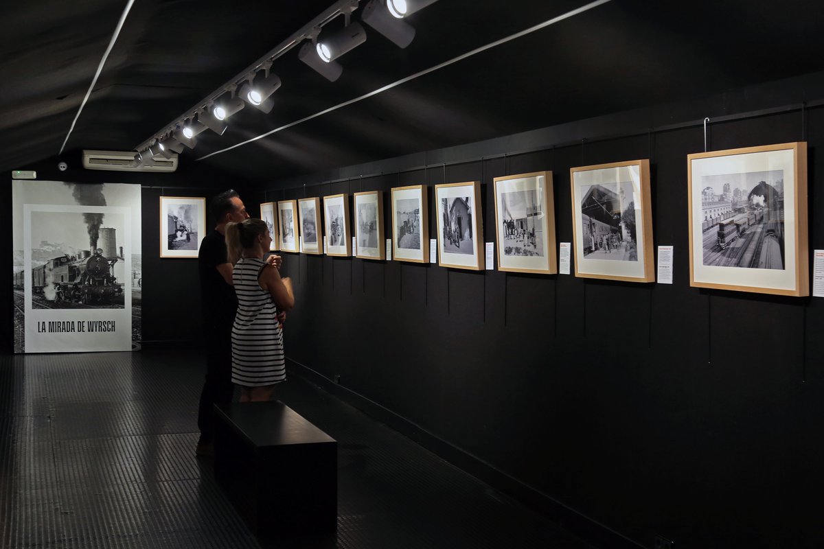 M_Ferrocarril's tweet photo. 📢 ¡Último fin de semana para visitar la exposición 'La mirada de Wyrsch!

📸 25 fotografías del ferroviario y fotógrafo suizo Karl Wyrsch, realizadas en España durante las décadas de 1950 y 1960

👉https://t.co/59Ahh8XFrh https://t.co/SYK1VRCTuB