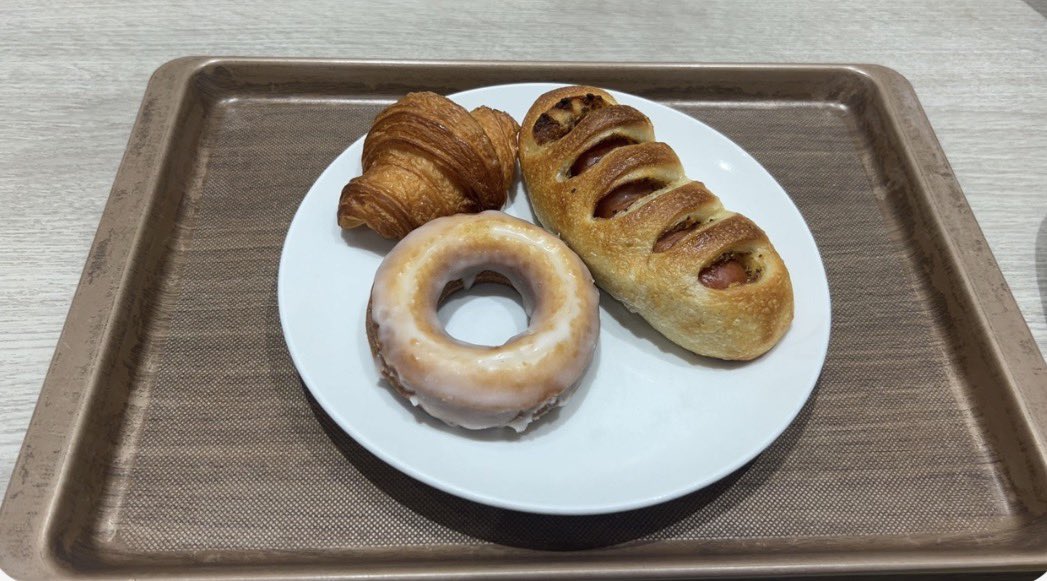 2zvd07's tweet photo. お昼好き勝手食ったのにカロリーこんなもん？？？
逆に不安笑
カロリーは普通でも、栄養バランスは終わってるけど

⬇️2枚目お昼ご飯 https://t.co/MOVkog1hzh