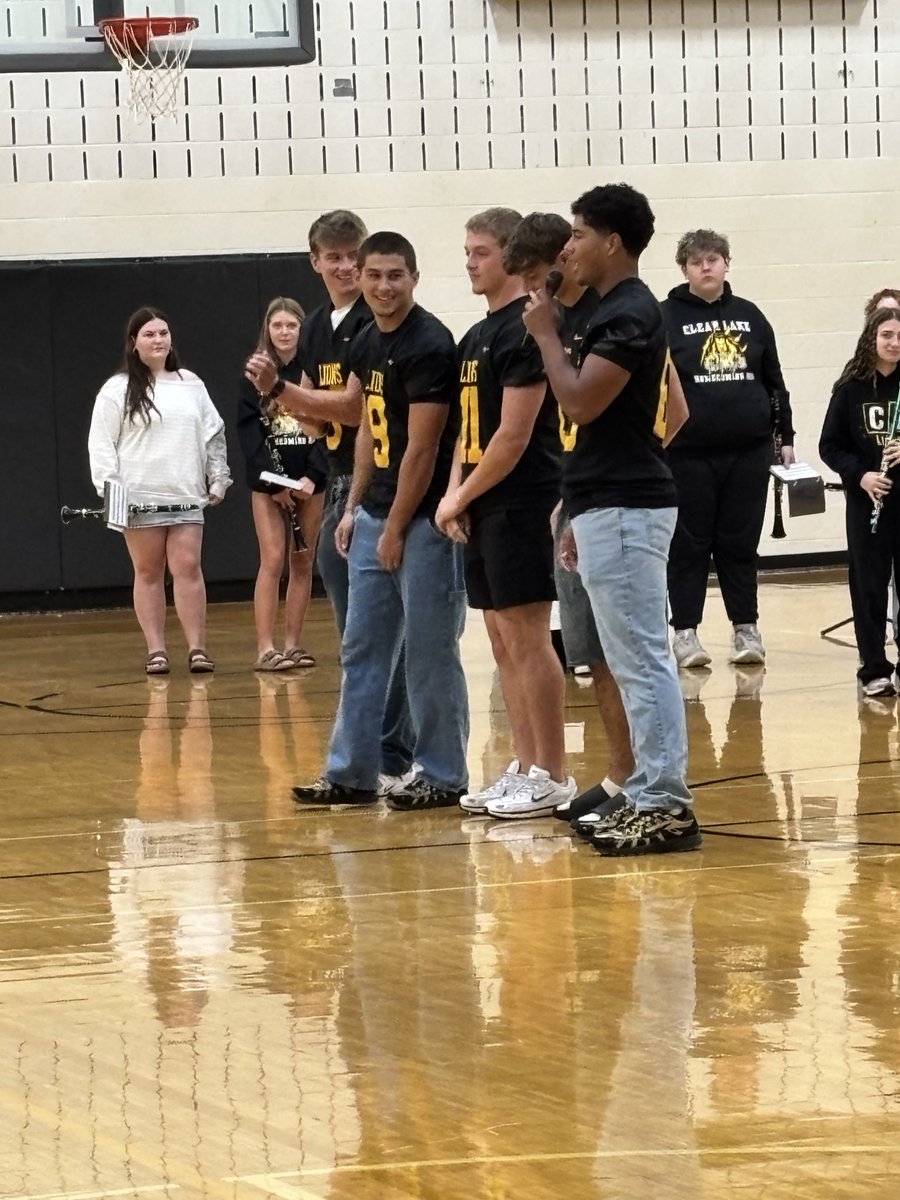 ClearLakeFB's tweet photo. 🏈 🦁 Homecoming spirit is STRONG in Clear Lake! 🦁🏈

Our Lions kicked off the day greeting the elementary for Homecoming! Our senior captains kept the energy going, getting the crowd fired up for tonight’s game!

From our littlest fans to our senior leaders—ALL Lions! Let’s Go! https://t.co/ec8crAuepN