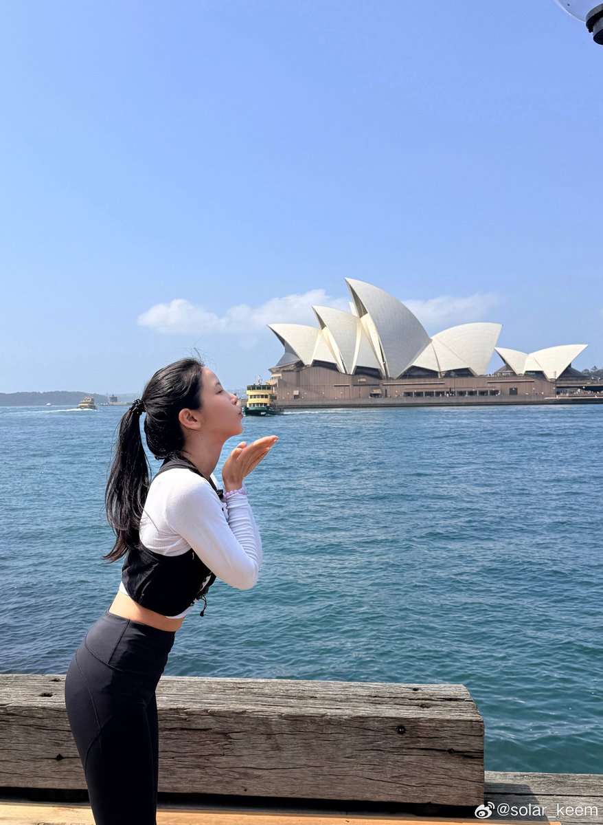solarkeem_bot2's tweet photo. [📸] 2026.09.26 Weibo 

Sydney💕 

#솔라 #SOLAR
@RBW_MAMAMOO https://t.co/ZZ958b8aYv