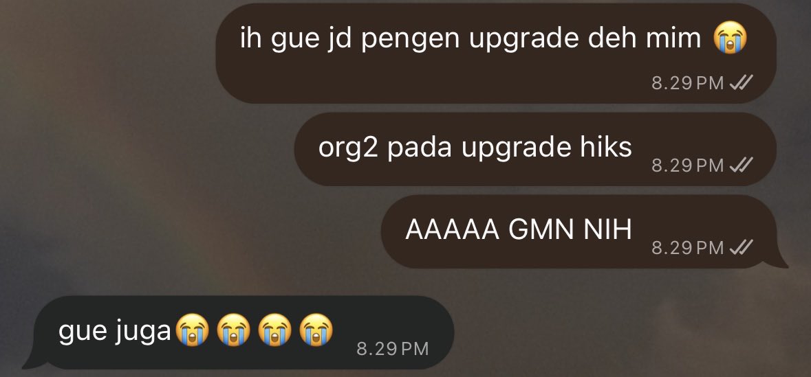 parrrade's tweet photo. definisi orang fomo adalah gue dan @_yeorobuns  hanya dalam waktu sejam tbtb udah upgrade tiket https://t.co/X4ONbuKjXO