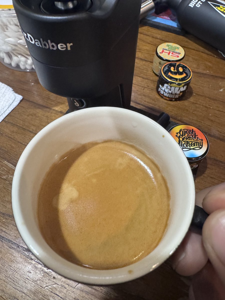 BuddysBodegaCA's tweet photo. Un cafecito followed by un dabecito
@DrDabber
#SantaHash
@TrillySinatra
@CutRight707 https://t.co/15QyOKQxsn