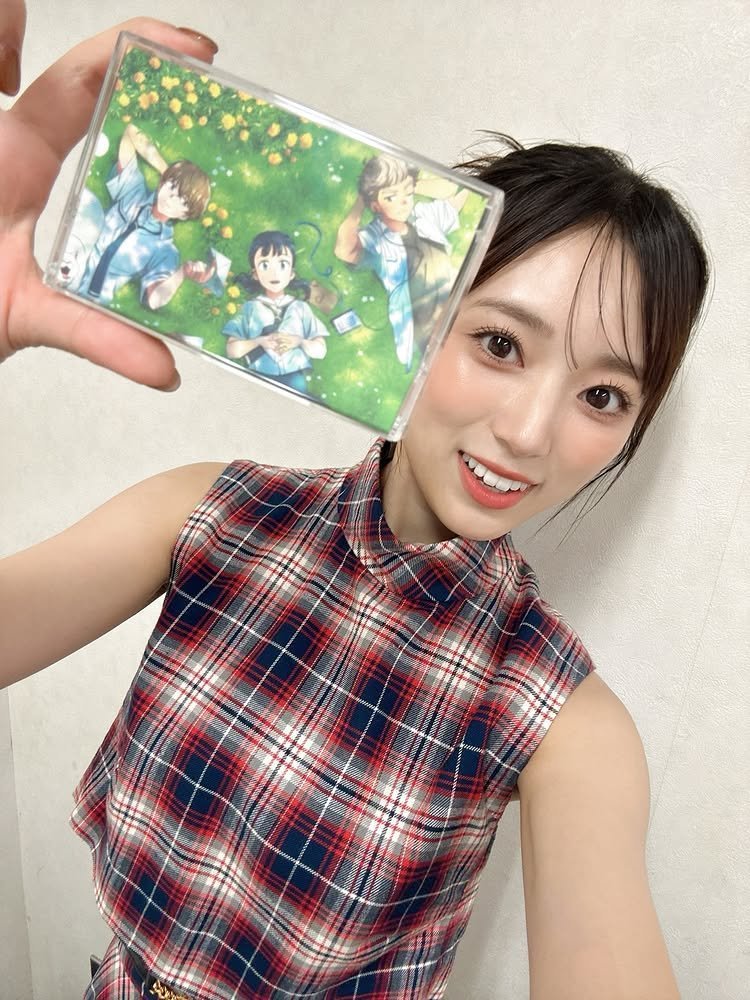nako_mintchoco's tweet photo. Another dream accomplished! 🎉
Congratulations Nako for taking on a triple role as the voice actor, singer, and lyricist for the Japanese version of the anime movie Your Letter (En no Tegami) 🥰
So proud of you, Nako! 👏
#YabukiNako #矢吹奈子 #Your Letter #EnNoTegami #縁の手紙 https://t.co/iotYx8ALEV