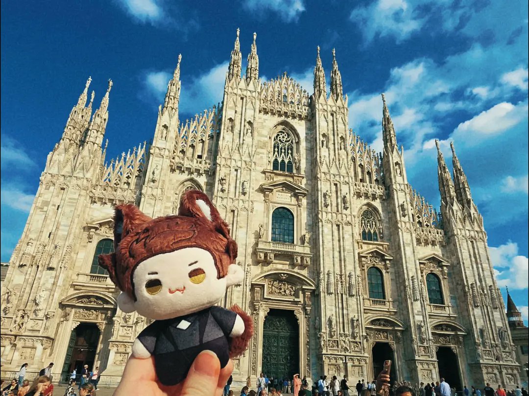 xialyn_ne's tweet photo. valko a milano! appena sono uscita dalla metro e ho visto il suo viso così in grande sullo schermo mi stavo commuovendo

grazie ancora @LettersforValko per averci fatto questo regalo 💚 #全世界都爱敖尹 #ValkoIsLoved #BringValkoBack https://t.co/UOUiy6i8RJ