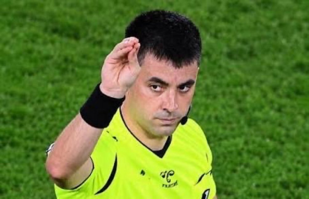 yahyayilik's tweet photo. Hakemin eliyle yaptığı harekete göre Okan hakeme hakaret veya küfür etmişti ama PFDK’ya küfür ve hakaretten değil sportmenliğe aykırı hareketten sevk edilmiş!

Bunun anlamı 3-7 maç ceza alması gerekirken, bu sevk ile 1-3 maç ceza alacak! https://t.co/Bd8ADwrfIf