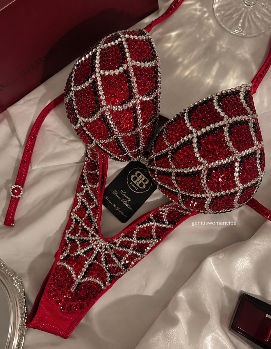 geniuswomanvibe's tweet photo. the iconic spider bikini https://t.co/Mz0BowoVQL