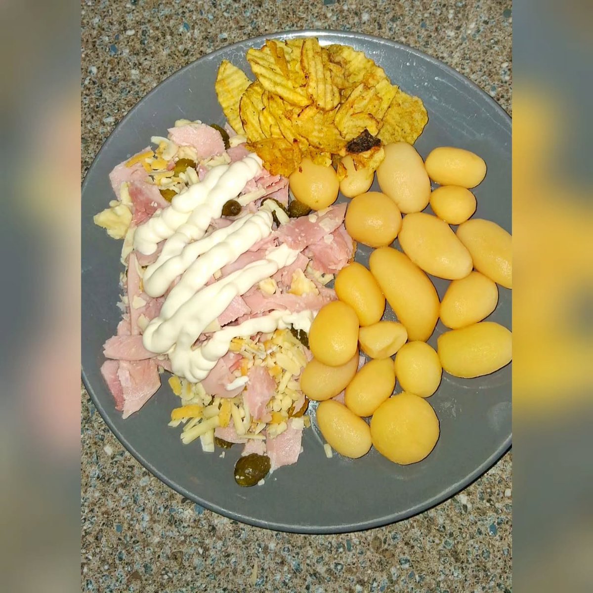 WilliamHelf0c's tweet photo. Deconstructed potato salad with ham, cheese, gherkins, mayo, garlic and herb crisps. My homegrown potatoes fell apart, but this last-minute lunch was still absolutely delicious. Would you try it? https://t.co/c1AEVjyhVD