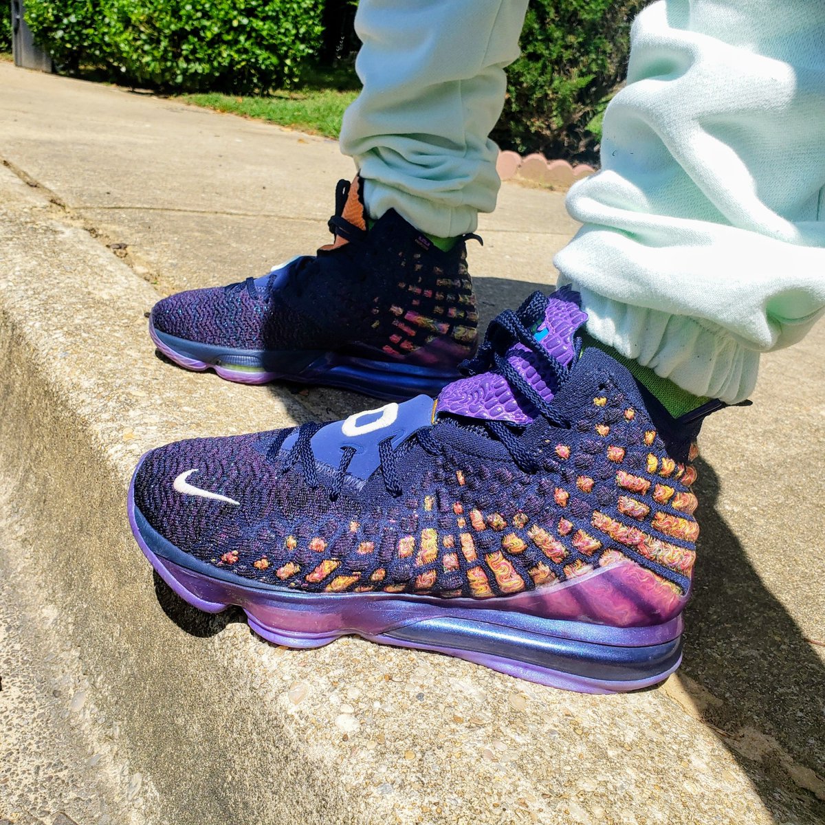 PrinceRaynaldo's tweet photo. U see shoes I π a work of #ART π€·πΎββοΈπ as today's #FIREFRIDAYS ππ€πΎ nod goessssss to @nikebasketball @Nike @nikestore @NikeService #SNKRS #snkrsliveheatingup #snkrskickscheck https://t.co/eVQTQx7zBS