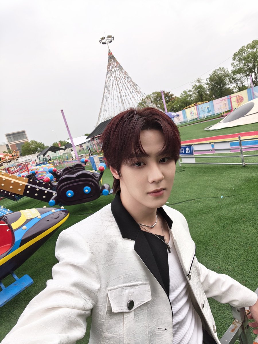 kun_bbl's tweet photo. 260925 #KUN 💬

"happy mid-autumn festival🎑" https://t.co/gELpcO6oy5