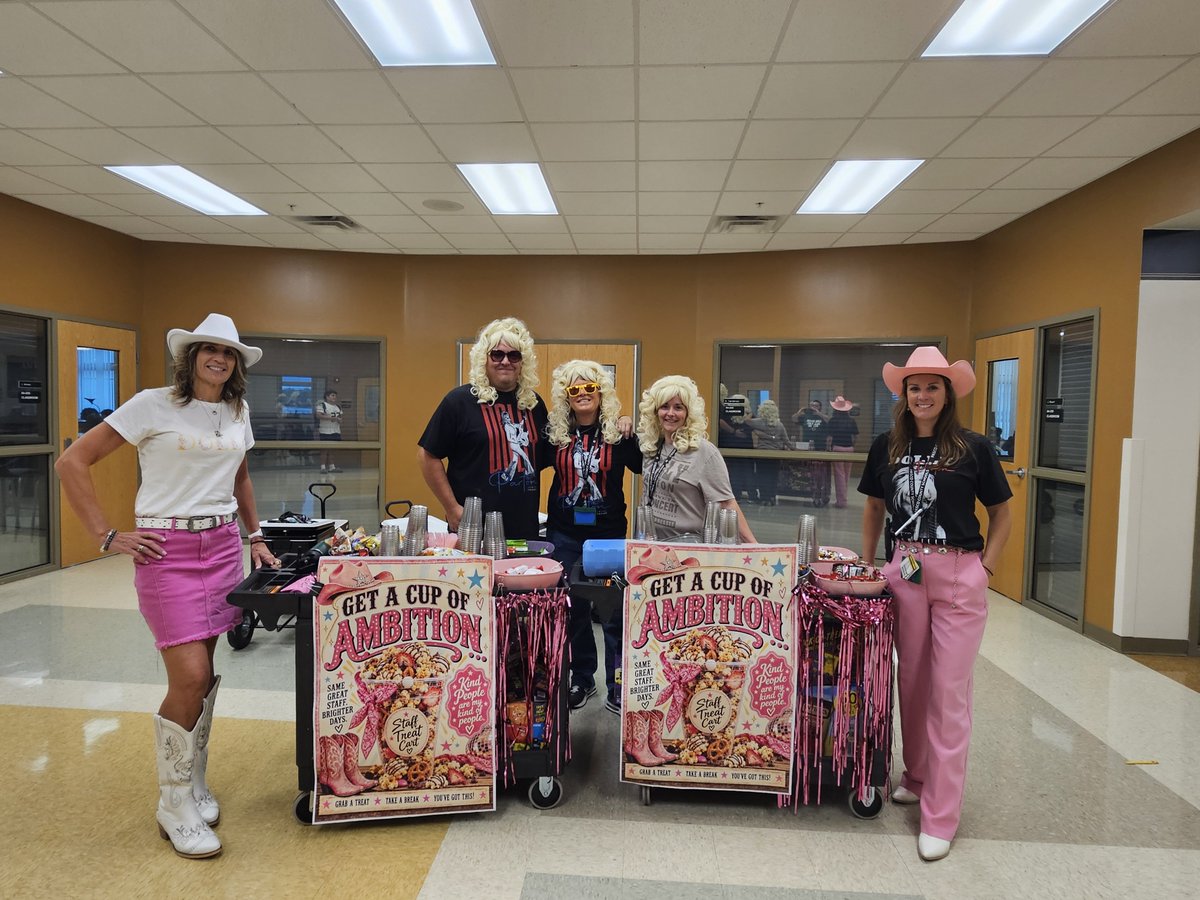 TheCoyoteWay's tweet photo. Pour yourself a cup of ambition! ☕️✨ Happy 9/25 Day! Today we strolled through campus delivering treats to our incredible Coyote staff to fill their cups of ambition. From 9 to 5 and beyond, this team works so hard to make a living—and make a difference! 🐾❤️ #9to5Day #Coyotes https://t.co/0p6v7e2Ddq