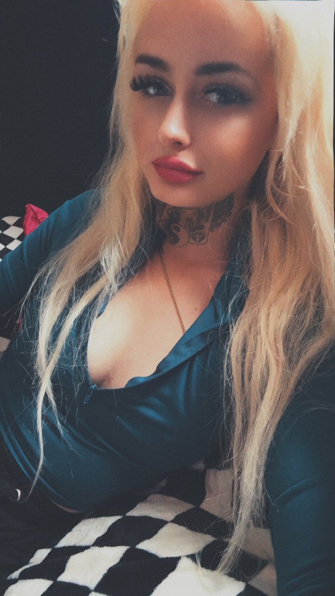 YourCrazyxo's tweet photo. #fypシ゚viral #fyp #foryou #tattooedbeauty  #onlyfans #spicy 
Follow and retweet. 🤍 https://t.co/hYCFrPzhfr