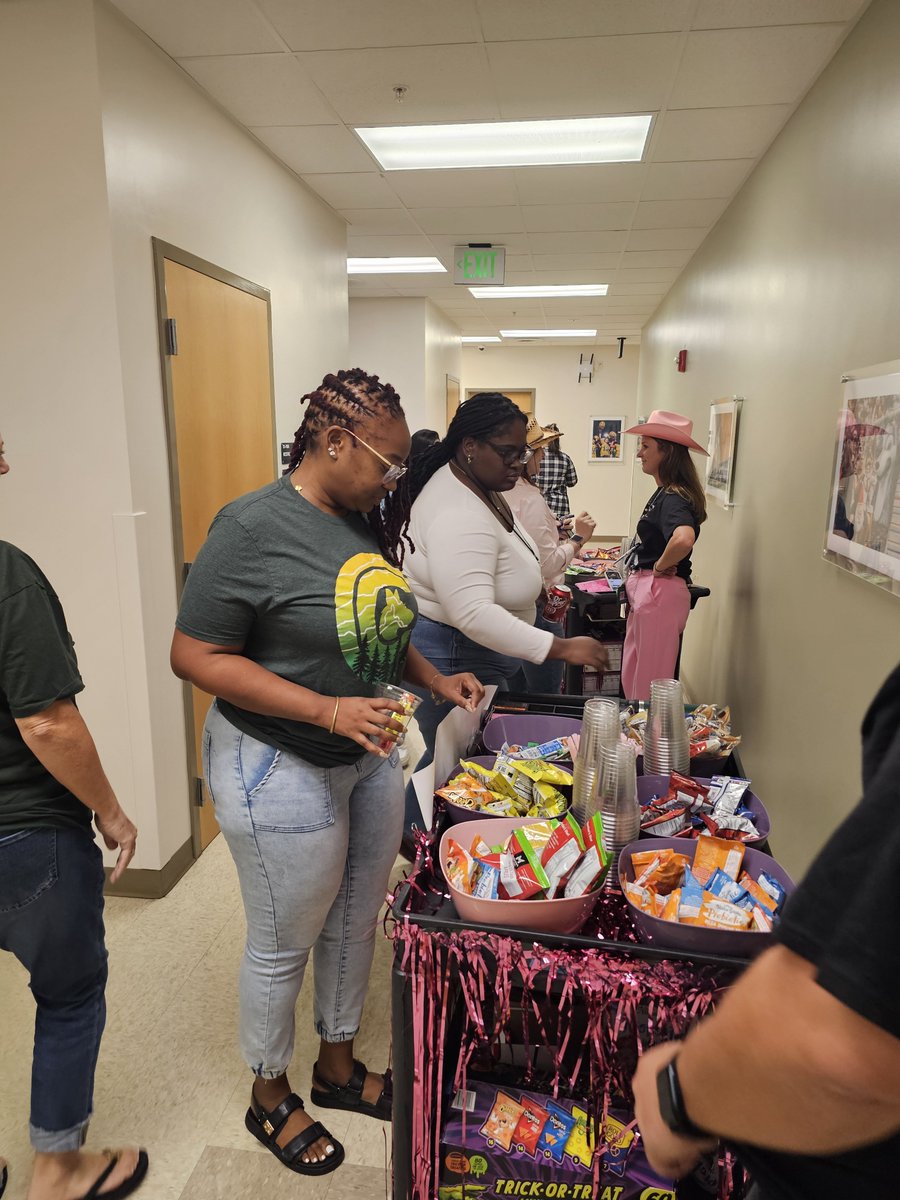 TheCoyoteWay's tweet photo. Pour yourself a cup of ambition! ☕️✨ Happy 9/25 Day! Today we strolled through campus delivering treats to our incredible Coyote staff to fill their cups of ambition. From 9 to 5 and beyond, this team works so hard to make a living—and make a difference! 🐾❤️ #9to5Day #Coyotes https://t.co/0p6v7e2Ddq