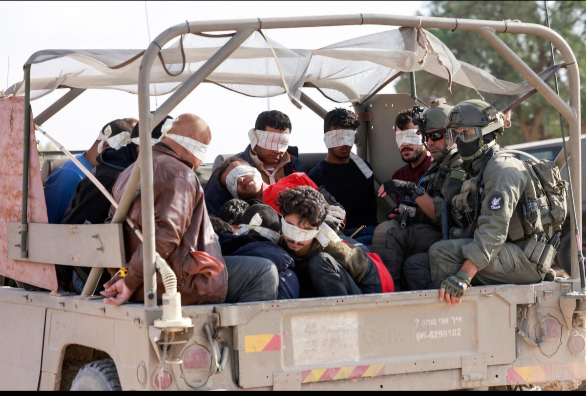 MMD_GOL66's tweet photo. Blindfolded. Detained. Taken away from their homes.
If this is what the “most moral army” looks like, what does morality mean?
#MostMoralArmy https://t.co/Jl1qqZV5ry