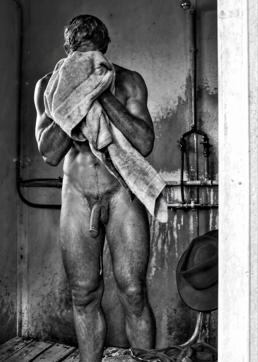 VintageBeefcak3's tweet photo. Brendan Irving (Australian Actor) https://t.co/Dld9ncPopI