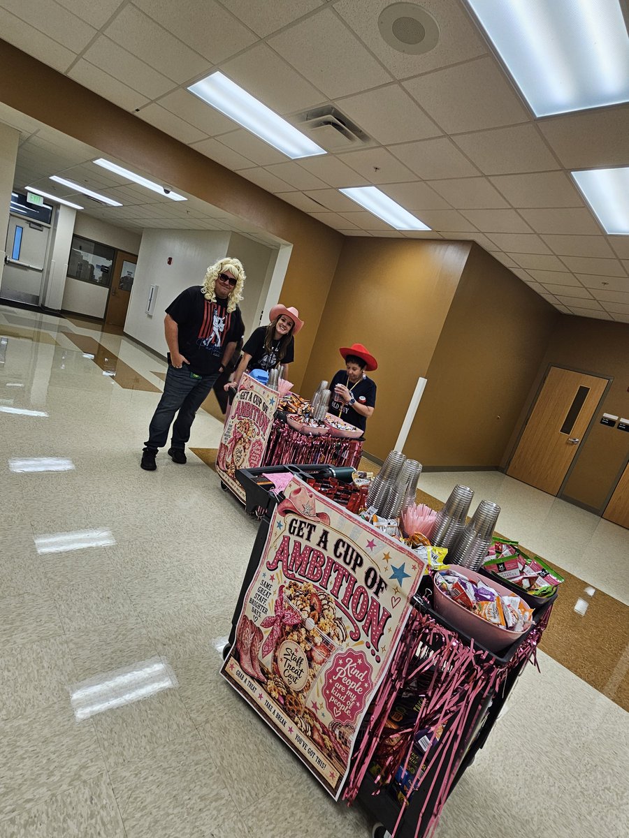 TheCoyoteWay's tweet photo. Pour yourself a cup of ambition! ☕️✨ Happy 9/25 Day! Today we strolled through campus delivering treats to our incredible Coyote staff to fill their cups of ambition. From 9 to 5 and beyond, this team works so hard to make a living—and make a difference! 🐾❤️ #9to5Day #Coyotes https://t.co/0p6v7e2Ddq