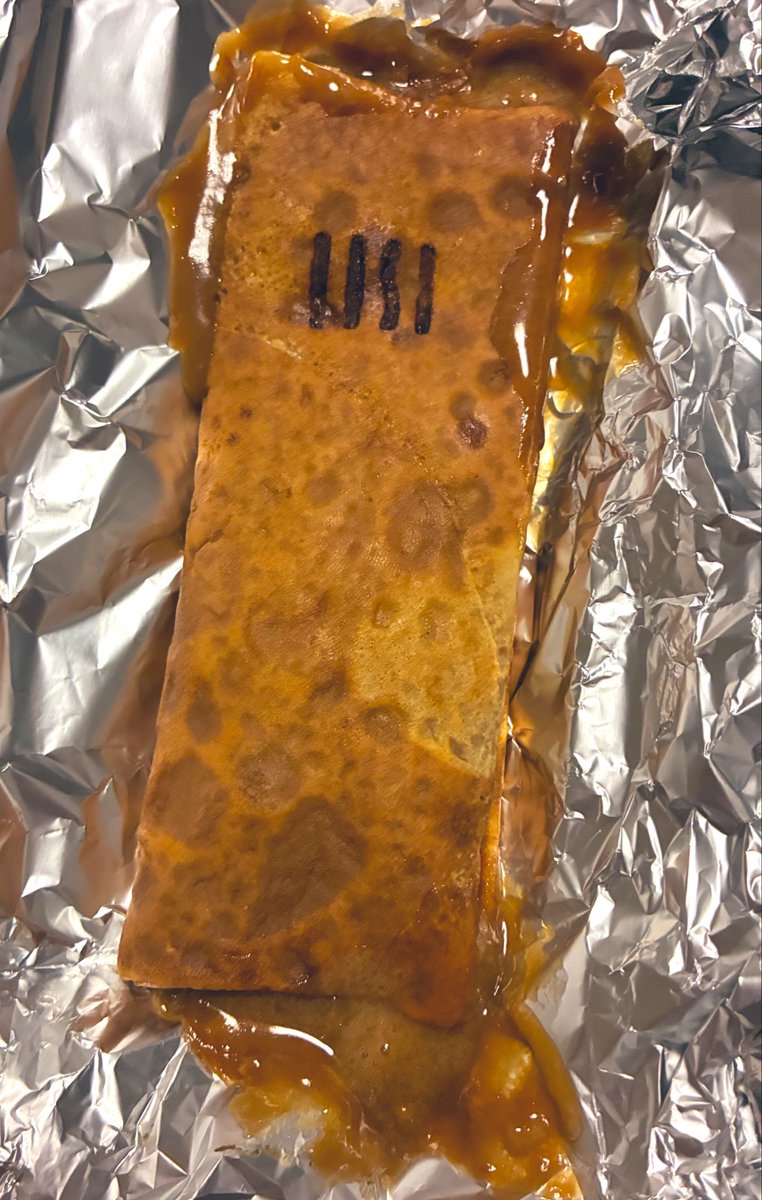 saitoobt's tweet photo. リベイクしたらキャラメルシ��コラ流れ出ちゃったけどめっちゃ美味い😋甘ジョッパイ罪の味やん… https://t.co/Q9Ezign5TK