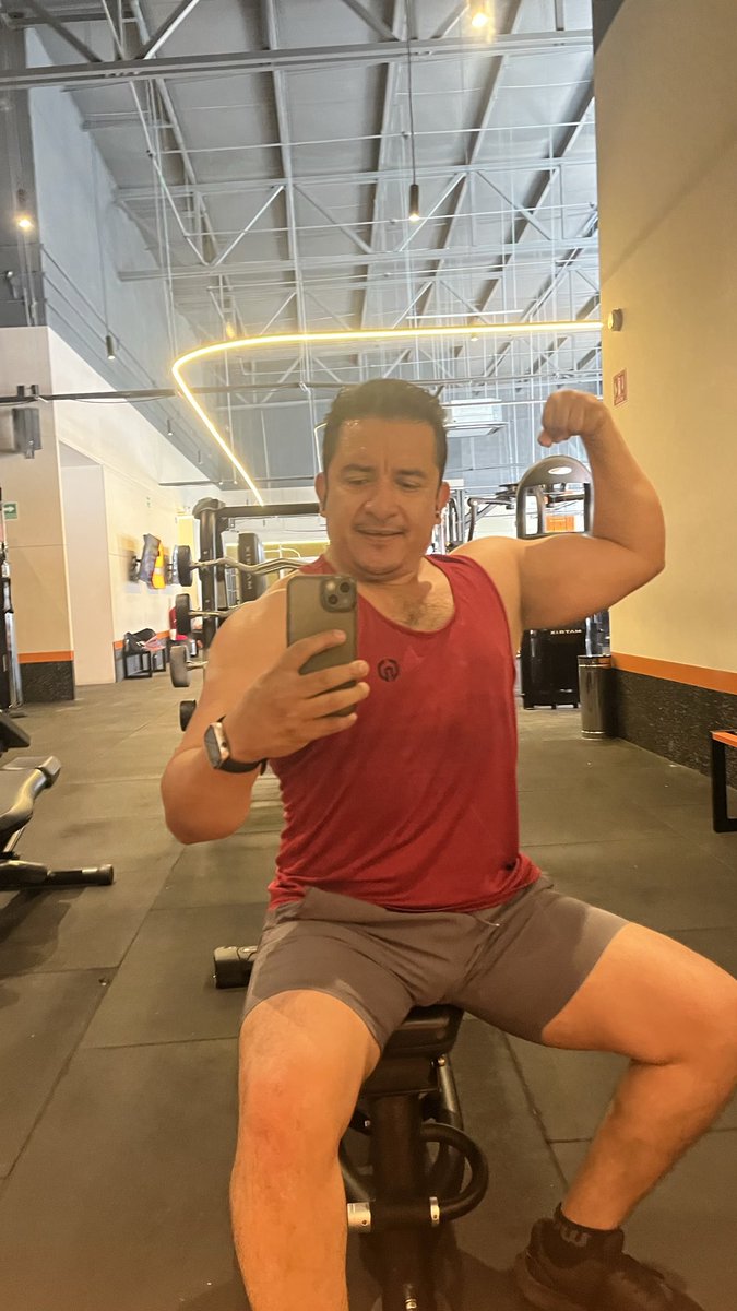 charly360fit's tweet photo. Que la disciplina sea lo único que nadie te pueda quitar jamás #disciplina #gym #biernes #viernes https://t.co/M7bhj1rJ96