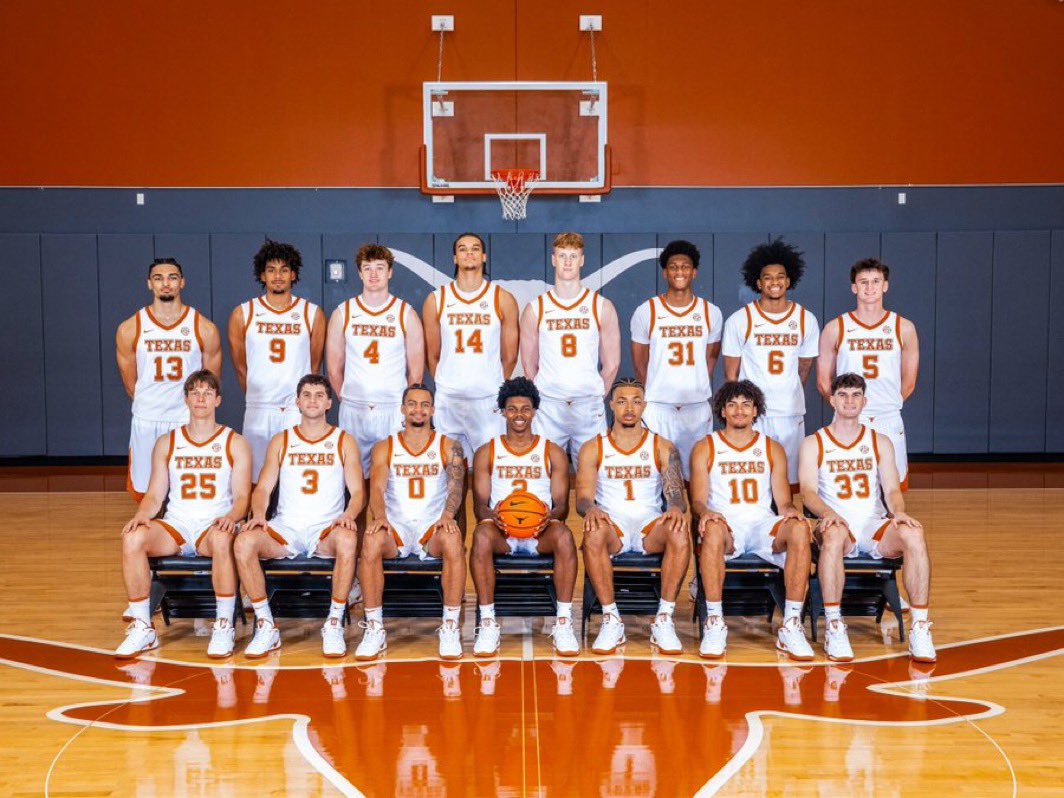 WGHS_bball's tweet photo. Thanks to @TexasMBB for coming out this morning to see practice! #TDG https://t.co/cSQtUmjmQK
