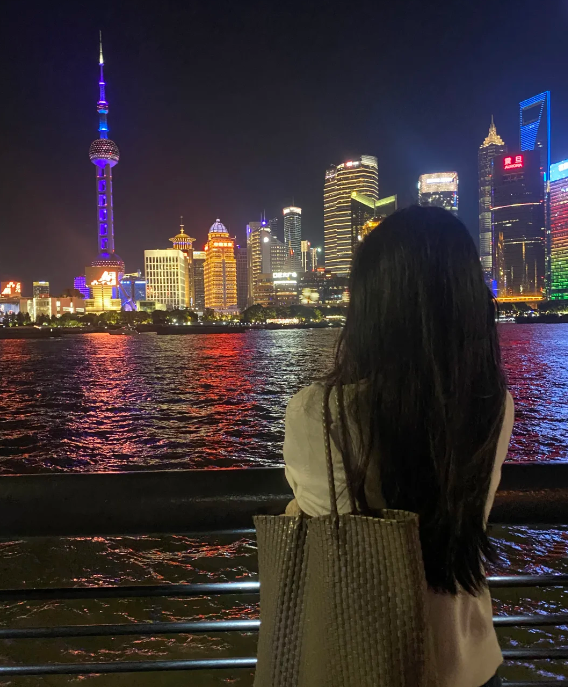 CherylMuresan's tweet photo. 我绕了一圈又回到刚才站的地方 #日常  #上海 #碎碎念 https://t.co/Foq15J0ITK