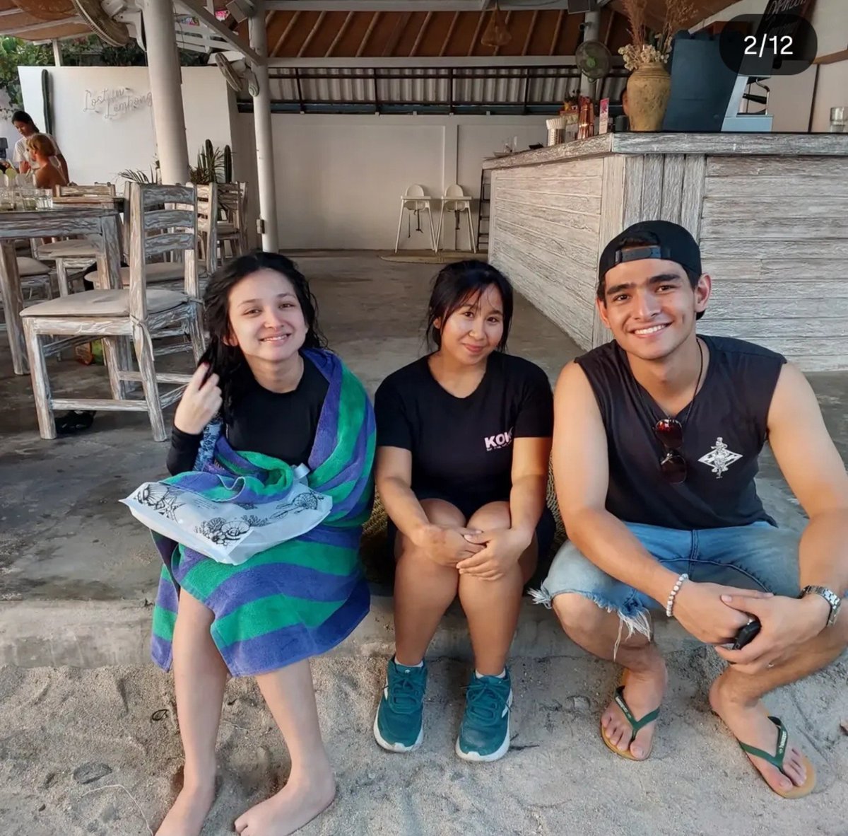 ocasienaaa's tweet photo. Harnev with fans🤗🤍

Kata kakaknya : Nevyyy putih bening bnget🤏

Masyaallah tabarakallah nepp and suami bahagia selalu, berkah selalu,sukses and happy holiday🤍 https://t.co/KKU95WEiWy