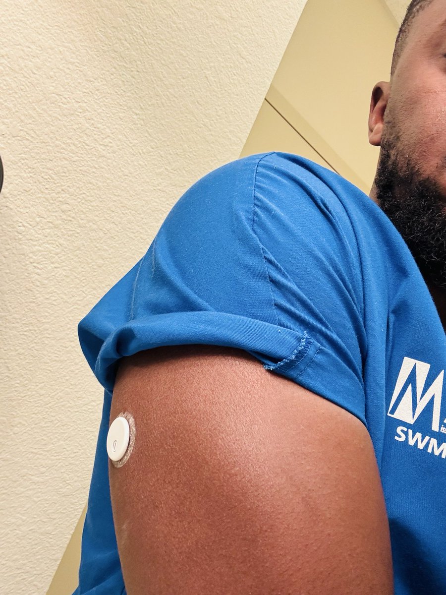 kalegamyeh's tweet photo. Hii inaitwa Abbott FreeStyle Libre 3 CGM glucose monitor. Inapima glucose 24 hours na kupiga alarm when glucose is high or low kwenye simu yako. Huhitaji kujichoma kila siku. https://t.co/oUuzMPUdRu