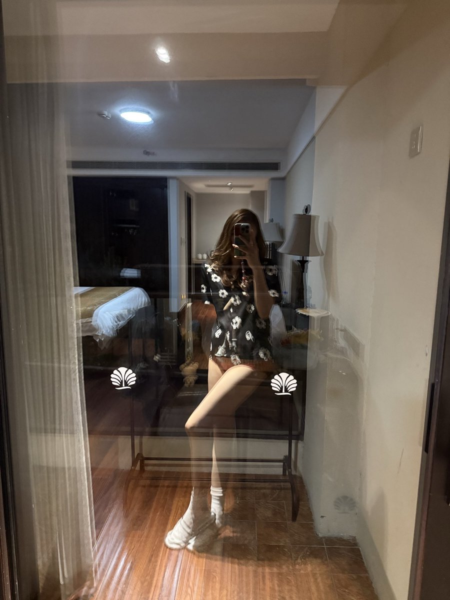 Icezm7's tweet photo. 存点图在推上 不漏脸怕有熟人👾 https://t.co/Ns1zlKkPhJ