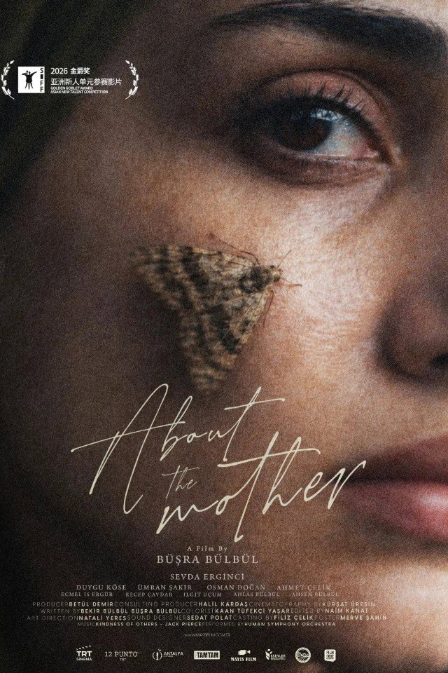 SRCMagazin's tweet photo. 🎬 63. Uluslararası Antalya Altın Portakal Film Festivali'nde Ulusal Uzun Metraj Film Yarışması heyecanı!
 "#BirAnneHakkında", Altın Portakal için yarışacak yapımlar arasında yer alıyor. #SevdaErginci 
​Detaylar 👉 https://t.co/iymDmXJhbt https://t.co/fdPtPNcwc1