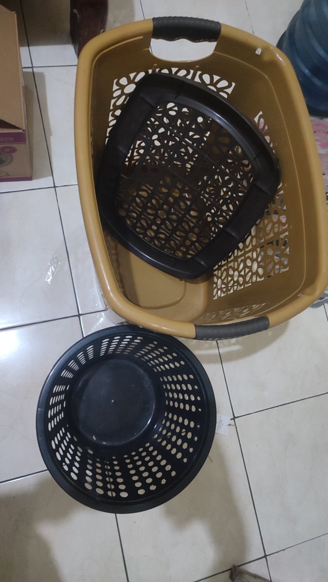 urpleblu's tweet photo. wts, pl, kipas angin 50rb nego beli 3bulan lalu
keranjang pakaian+tempat sampah 15rb https://t.co/WRcawciEBj