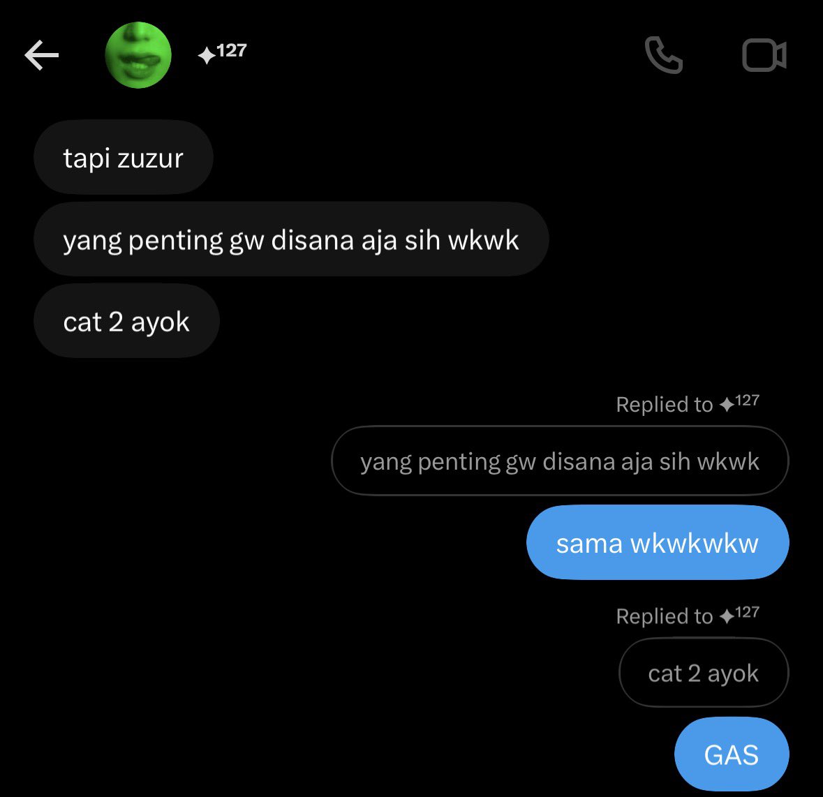 parrrade's tweet photo. lucu bgt kalo bacain dm2 lama bener2 orang fomo last minute 😭😭😭 dan ini semua gara2 dm kalian gue jd makin fomo 😠 @lostinjie @jjhtonin https://t.co/gMNVwnielJ