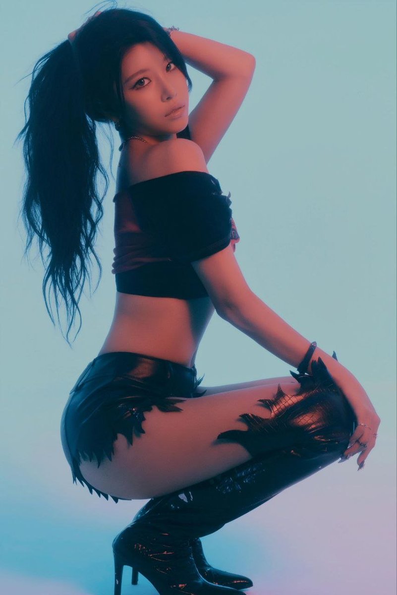 eshapopbase's tweet photo. E.Sha looks stunning in concept photos for upcoming Chain Reaction album.

#ESHA #ZZIRIT https://t.co/2Z1kY1WSY3